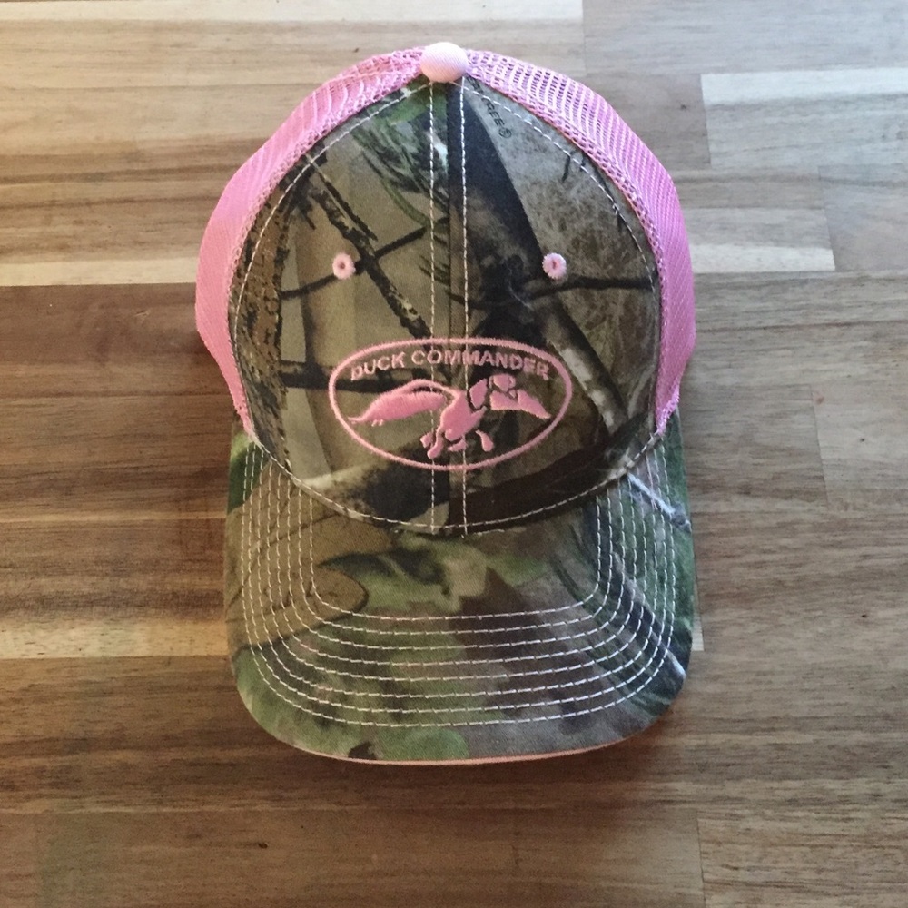 NWT Duck Commander hat.